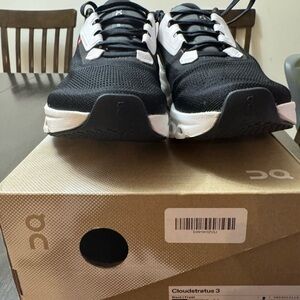 On Cloudstratus 3 women’s black frost 7.5